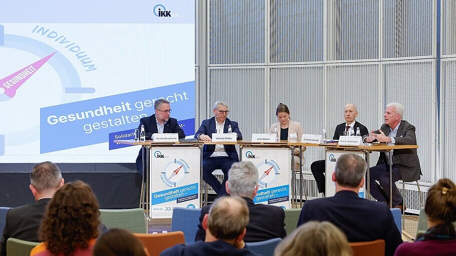 Diskutanten der 33. Plattform Gesundheit und Publikum